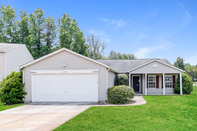 13504 Trickling Water Ct Charlotte, NC 28273