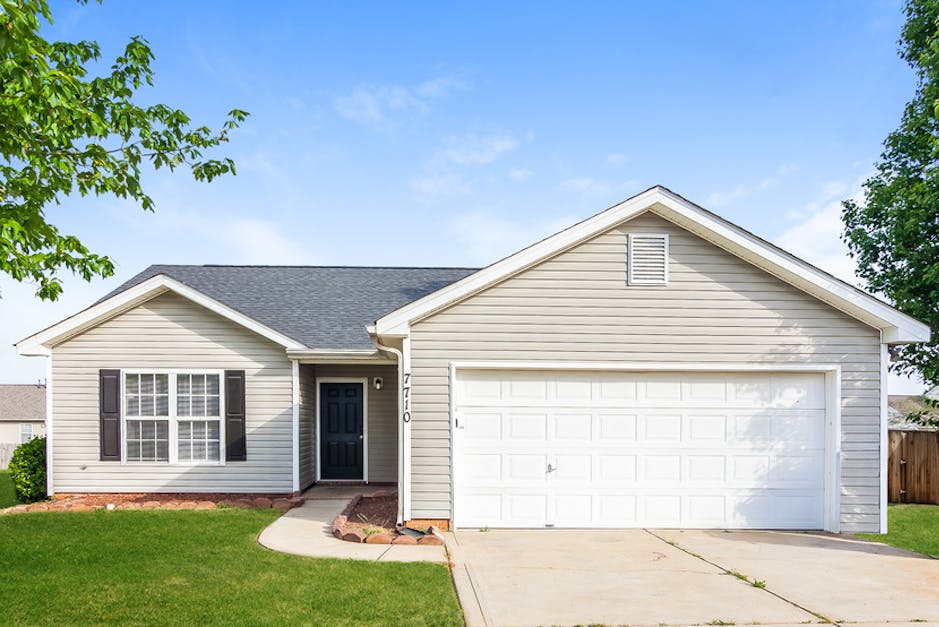 7710 Konsler Dr, Charlotte, NC 28214 Home for Rent 3 Beds, 2 Baths