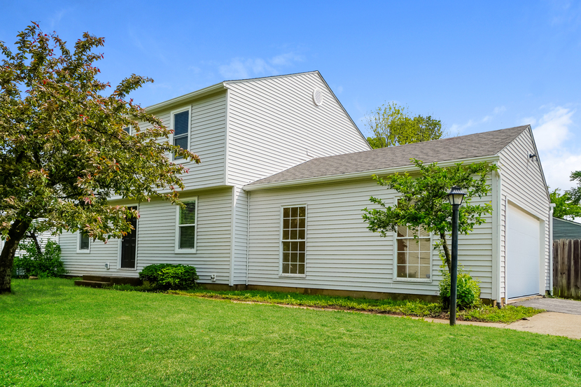 696 MACLAM DR COLUMBUS, OH 43204