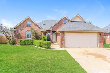 4829 Jay Matt Dr Yukon, OK 73099