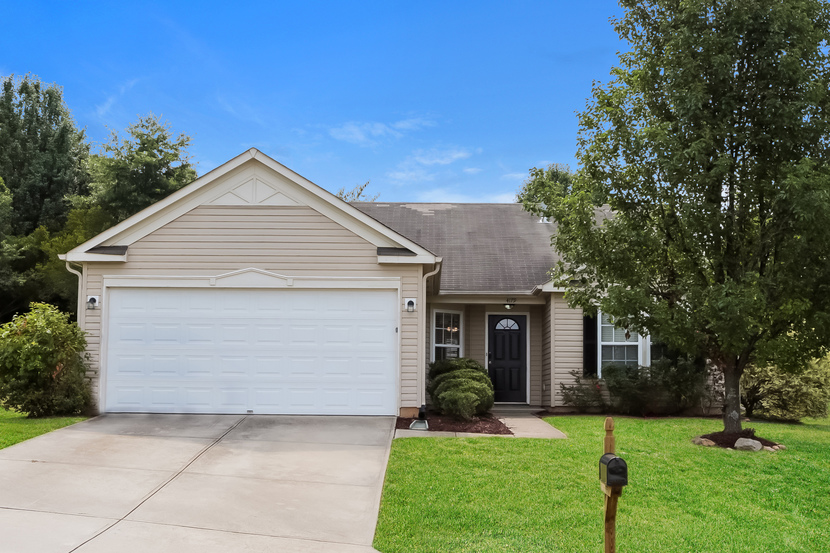 4179 Lakewood Glen Dr Winston-Salem, NC 27107
