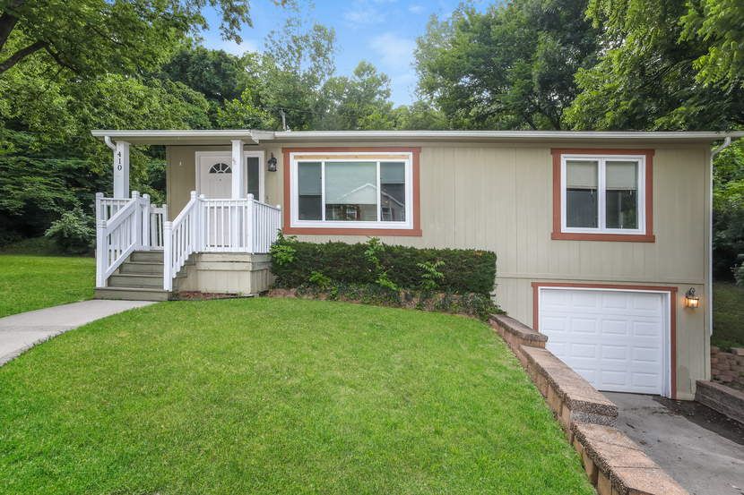 410 N EUGENE FIELD RD CLAYCOMO, MO 64119