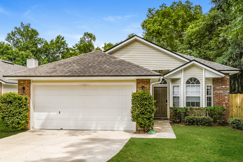 10813 CAMPUS HEIGHTS LN JACKSONVILLE, FL 32218
