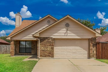 605 Oakland Hills Dr Arlington, TX 76018