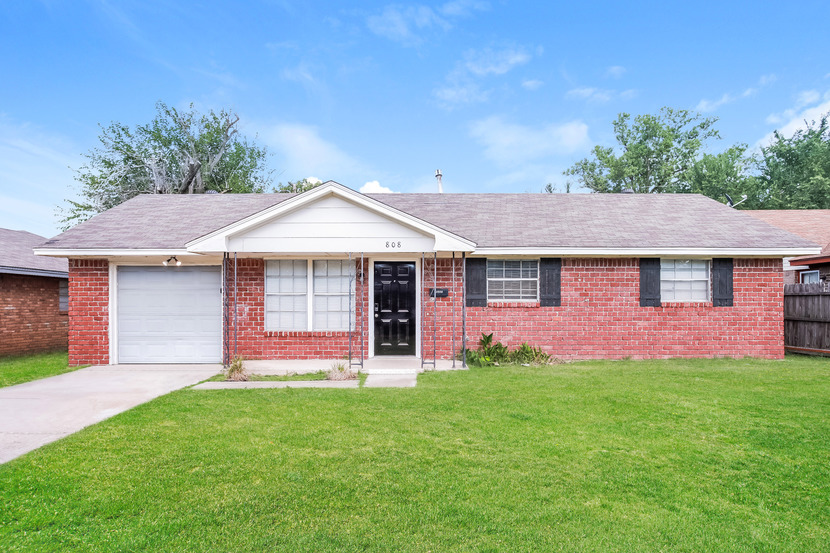 808 Lotus Ave Midwest City, OK 73130