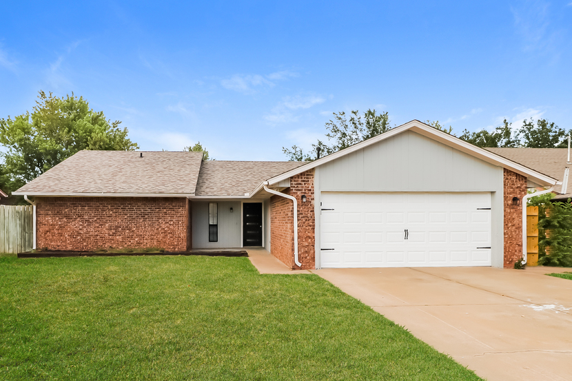 2013 Vanishing Trail Edmond, OK 73013