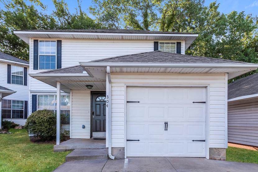 304 Belmont Dr Edmond, OK 73034