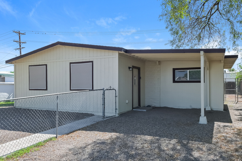 1727 S Winstel Ave Tucson, AZ 85713
