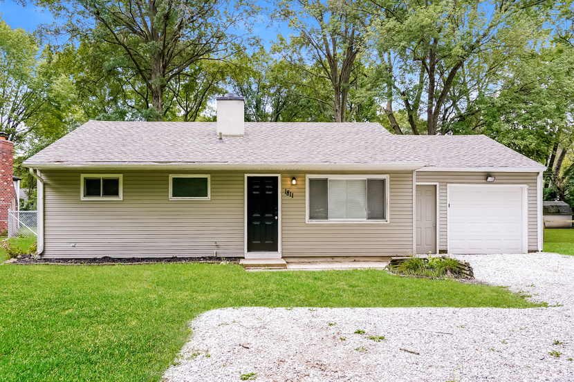 1811 E 75th St INDIANAPOLIS, IN 46240