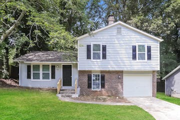 819 MARTIN RD STONE MOUNTAIN, GA 30088