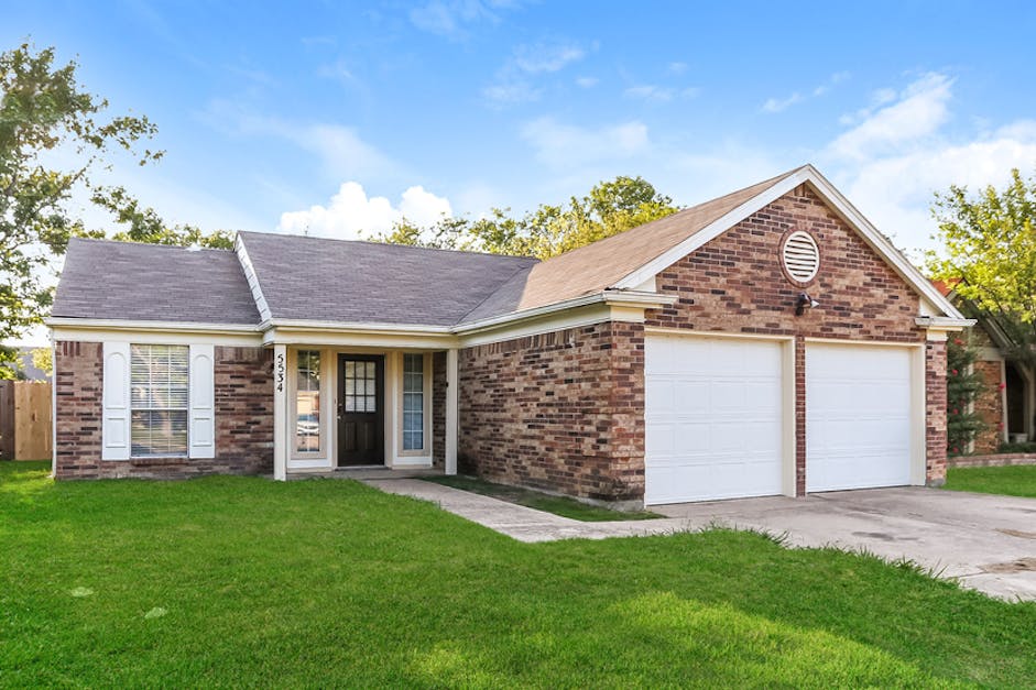 5534 Yaupon Dr, Arlington, TX 76018 Home for Rent 3 Beds, 2 Baths